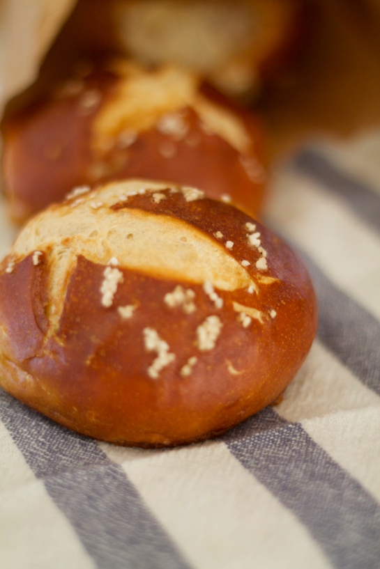 pretzel rolls | kitchen notes and other sundries